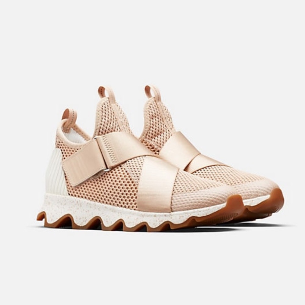 SOREL Kinetic Sneak 8.5 Natural Tan/Rose Gold Tint